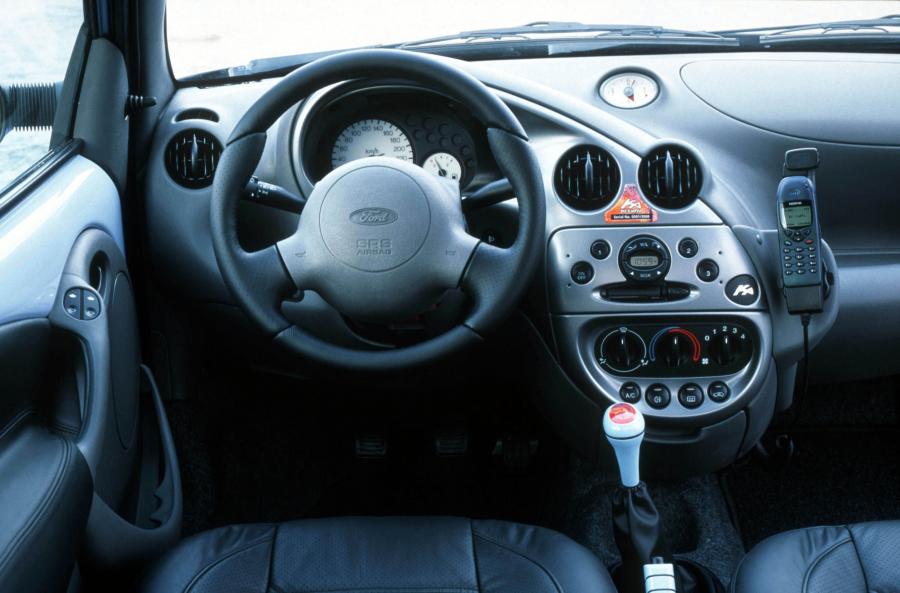 Интерьер Ford Ka 1996 года  (фото 60 из 110)